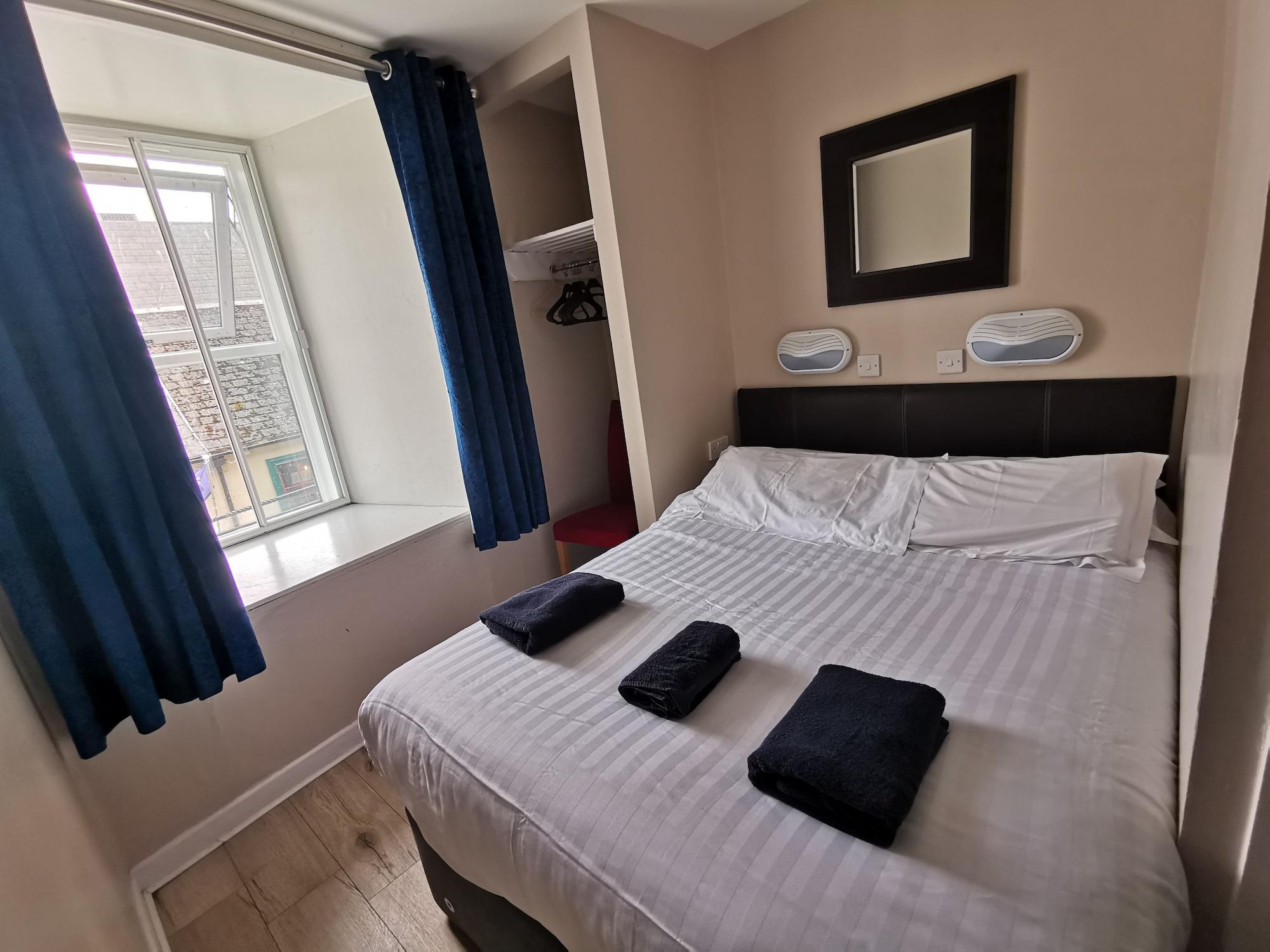 Snoozles Quay Street Tourist Hostel Galway Exteriör bild