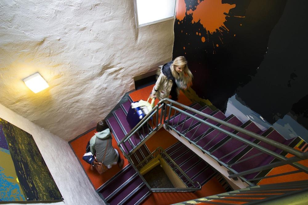 Snoozles Quay Street Tourist Hostel Galway Exteriör bild