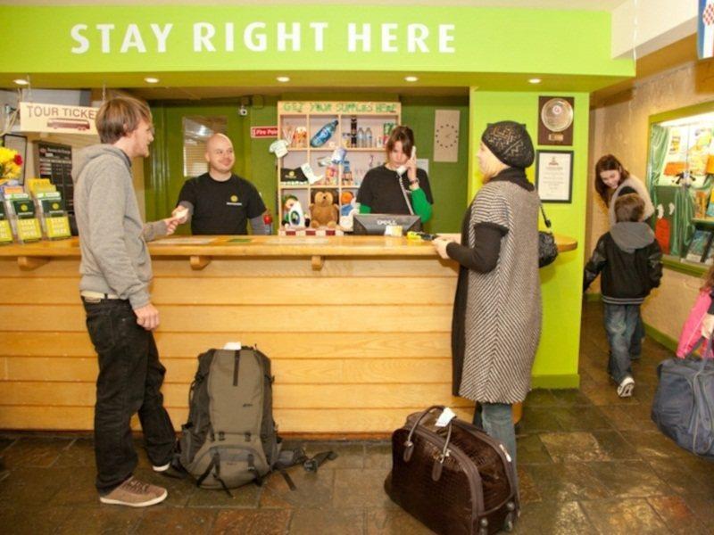 Snoozles Quay Street Tourist Hostel Galway Exteriör bild