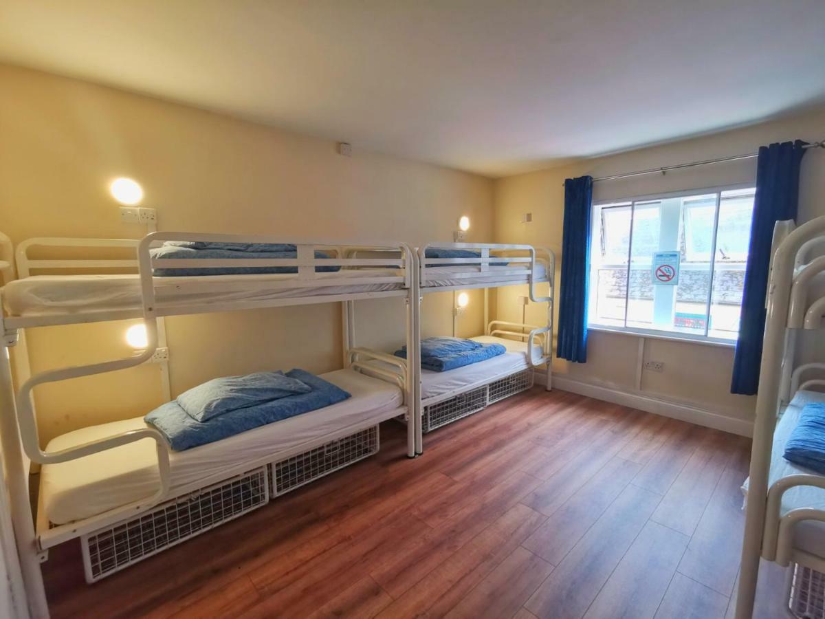 Snoozles Quay Street Tourist Hostel Galway Exteriör bild