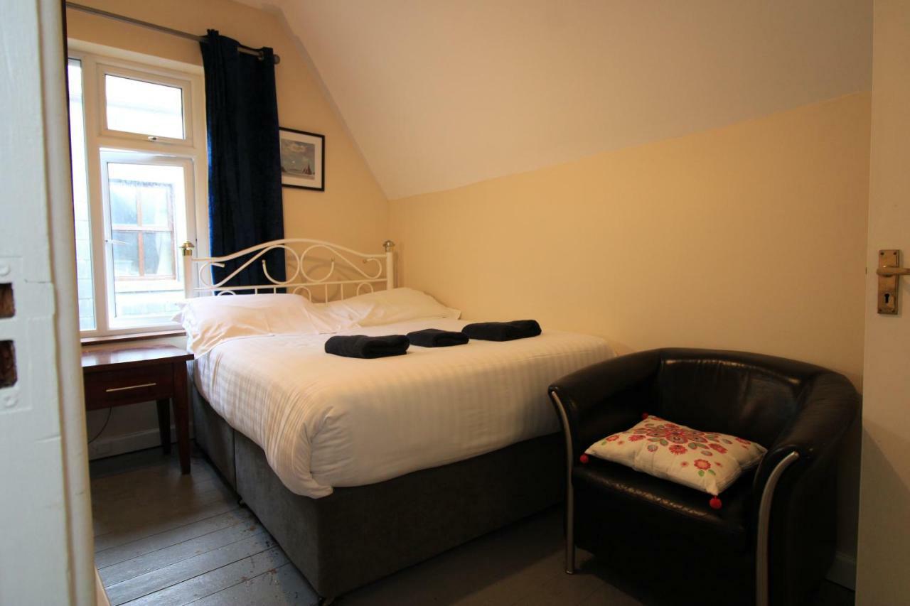 Snoozles Quay Street Tourist Hostel Galway Exteriör bild
