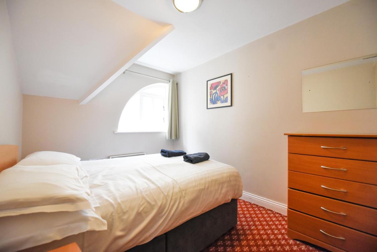 Snoozles Quay Street Tourist Hostel Galway Exteriör bild